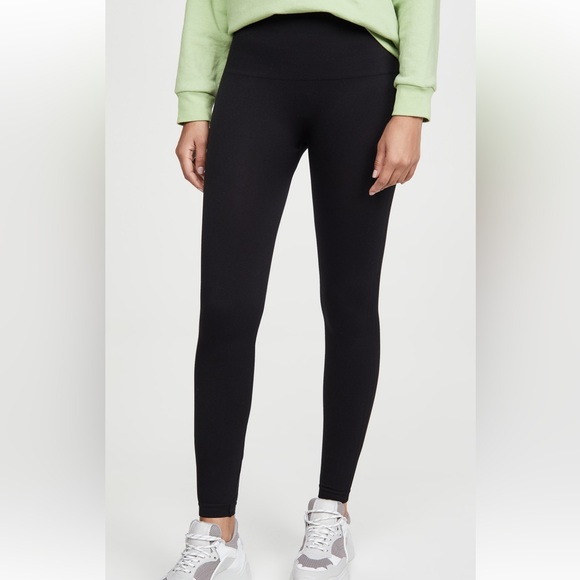 Spanx Look at Me Now Seamless Leggings in Very Black. Size Medium - Picture 3 of 8